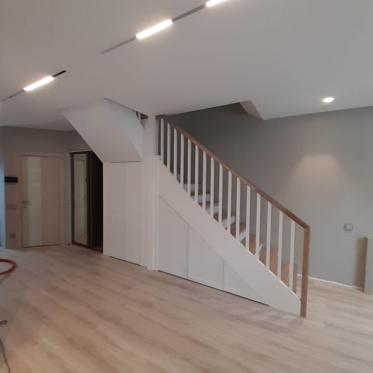 «Орхидея» — г-образная лестница, реальные фото, фото 1